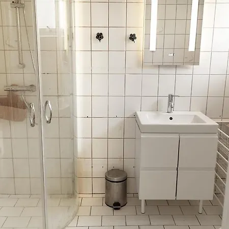 3 In Arty House, Osterlars Gudhjem