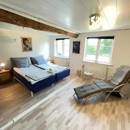 3 In Arty House, Osterlars 3* Gudhjem