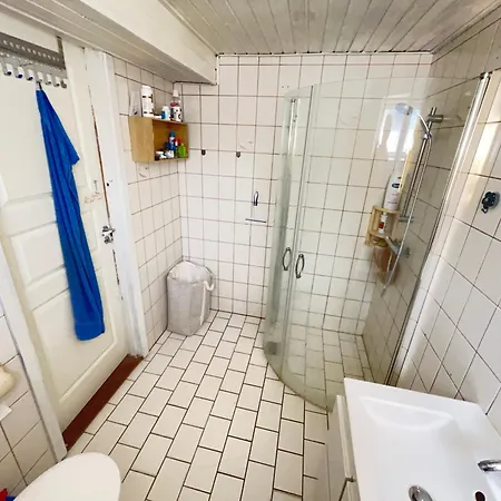 3 In Arty House, Osterlars 3* Gudhjem